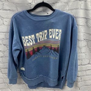 Simply Southern Best Road Trip Ever Pullover Shirt Size Medium Sweatshirt Blue